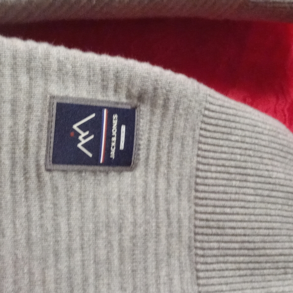 Jack & Jones Originals. Top half White Thick Crochet by hand & Bottom Half Gray. - Picture 3 of 3